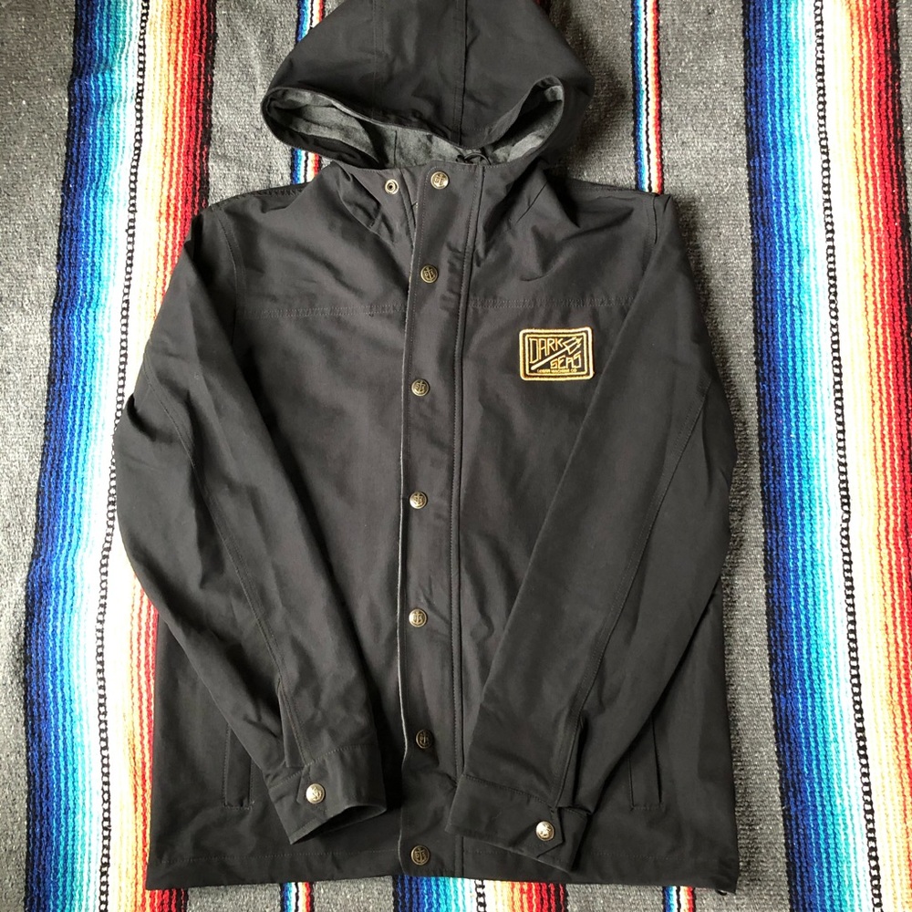 Dark seas windbreaker size medium